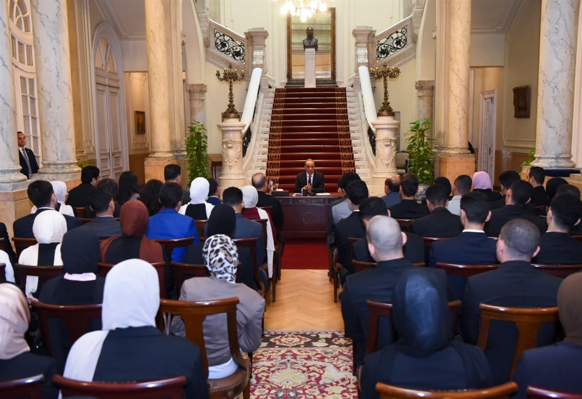 <strong>وزير الخارجية يستقبل طلبة كلية السياسة والاقتصاد بجامعة بني سويف</strong>