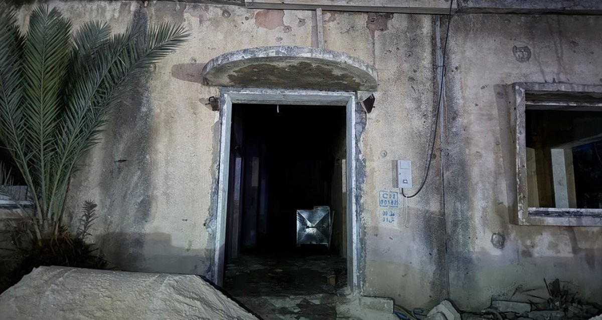 <strong>العثور على مقبرة جماعية داخل مقر أمني سابق في إدلب</strong>