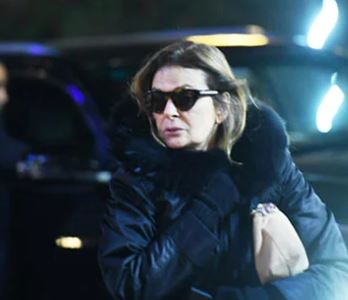 يسرا في عزاء شقيقة عادل إمام