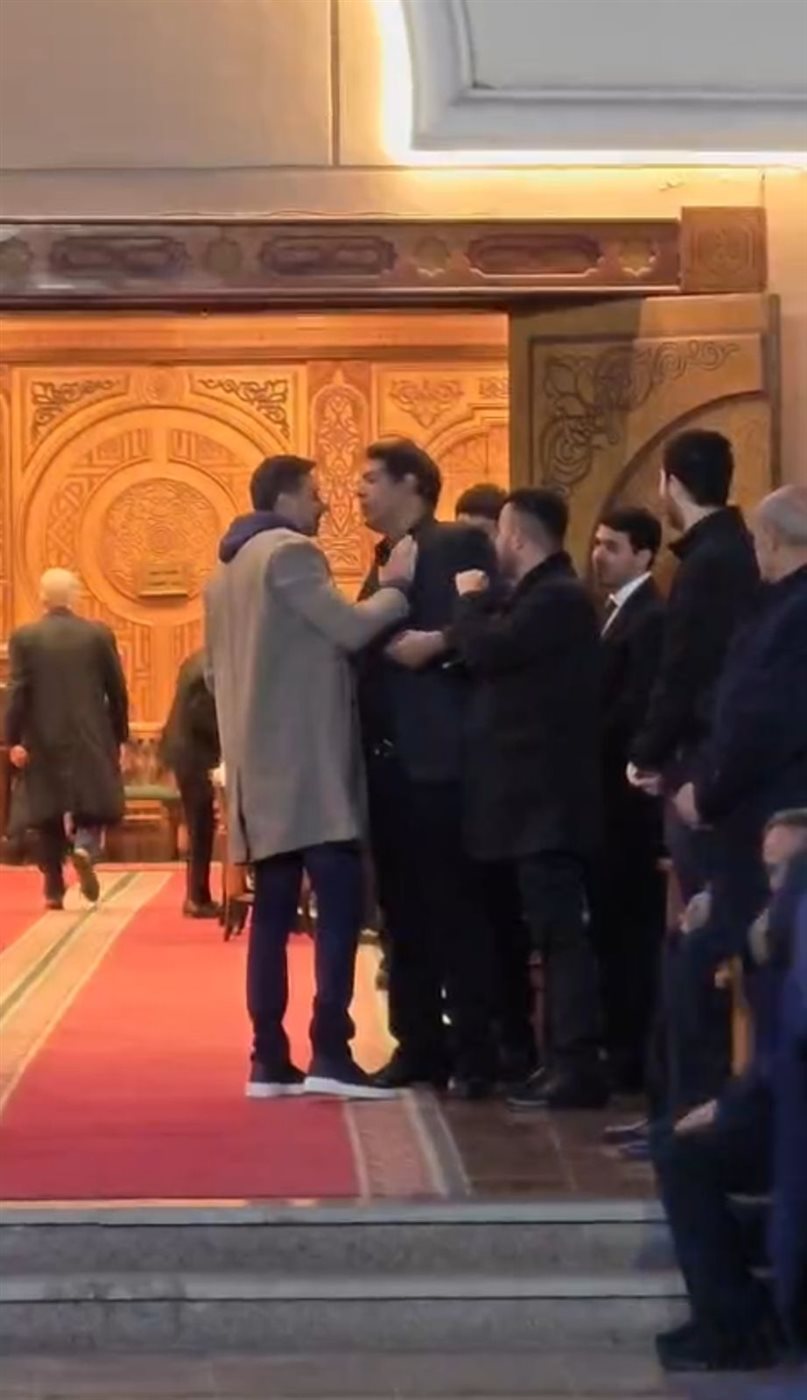 أحمد السعدني في عزاء شقيقة عادل إمام