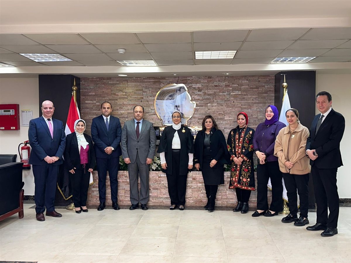 جانب من التوقيع