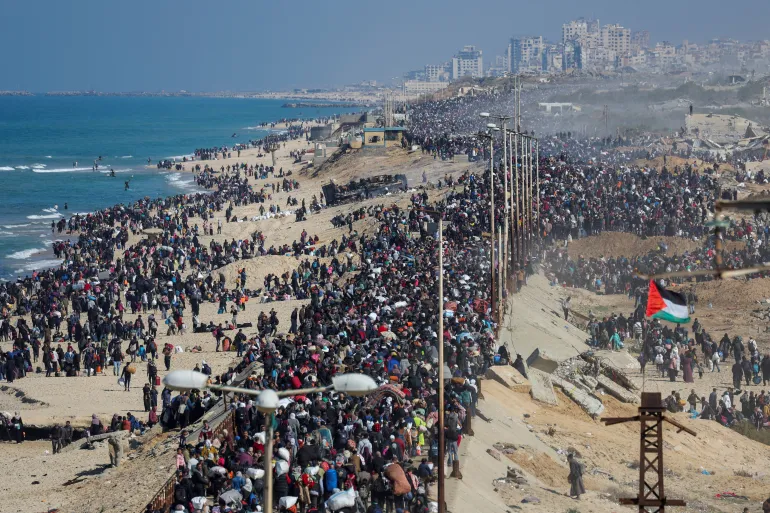 <strong>فلسطينيون أجبروا على النزوح</strong>