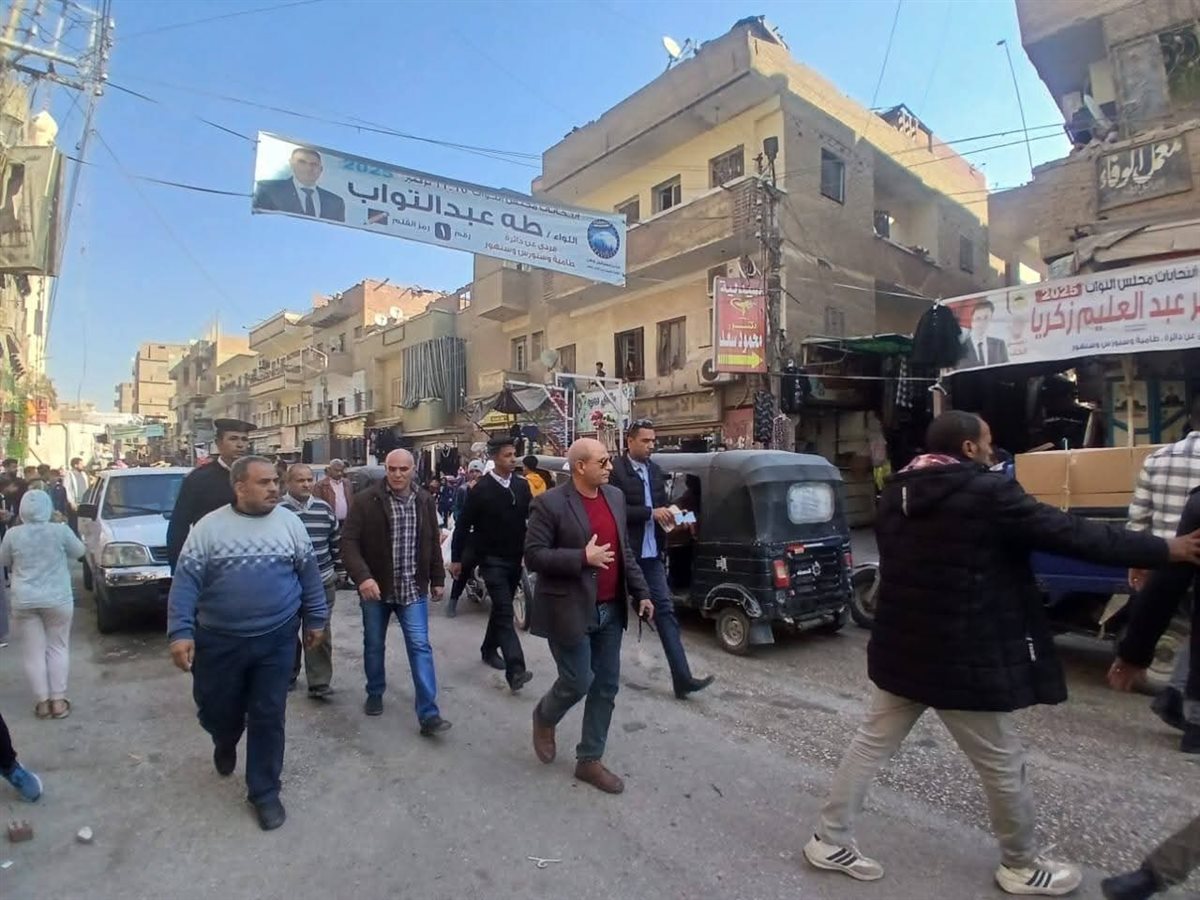 رئيس مركز ومدينة طامية يقود حملة مكبرة لرفع الإشغالات بالميادين والشوارع الرئيسية