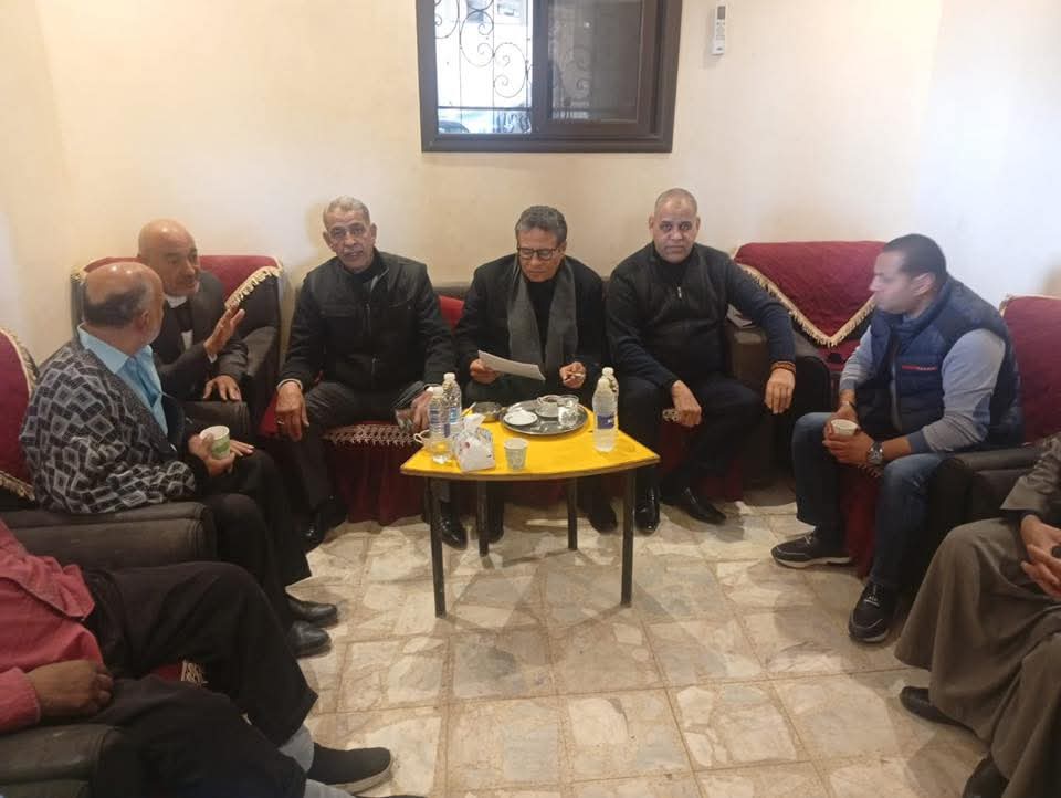 النائب طاهر الخولي خلال بحث ملف التعويضات