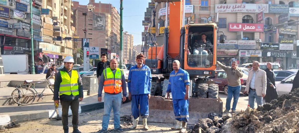 رئيس مياه الفيوم يتفقد أعمال إصلاح خط مياه الشرب بميدان المسلة