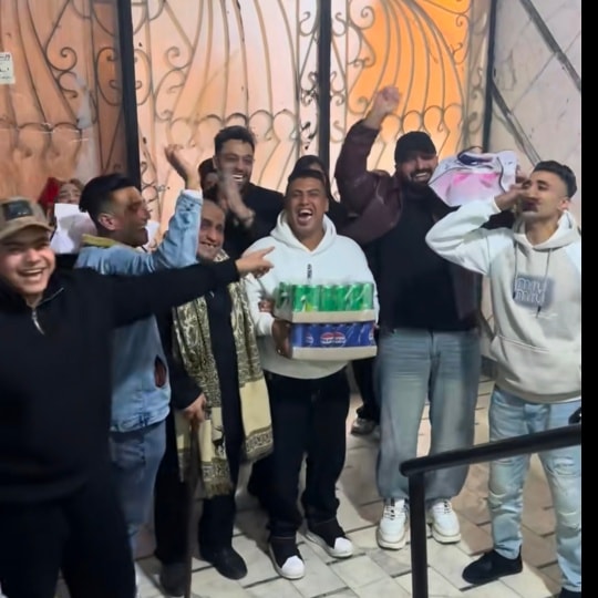 <strong>خطوبة كروان مشاكل&nbsp;وحفيدة شعبان عبد الرحيم</strong>