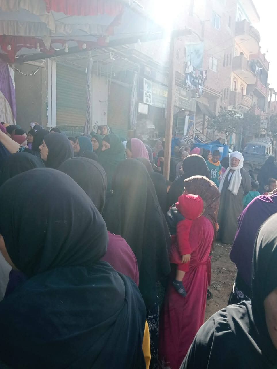توافد الناخبين على اللجان الإنتخابية بجولة الإعادة بالدائرة الأولى والرابعة با