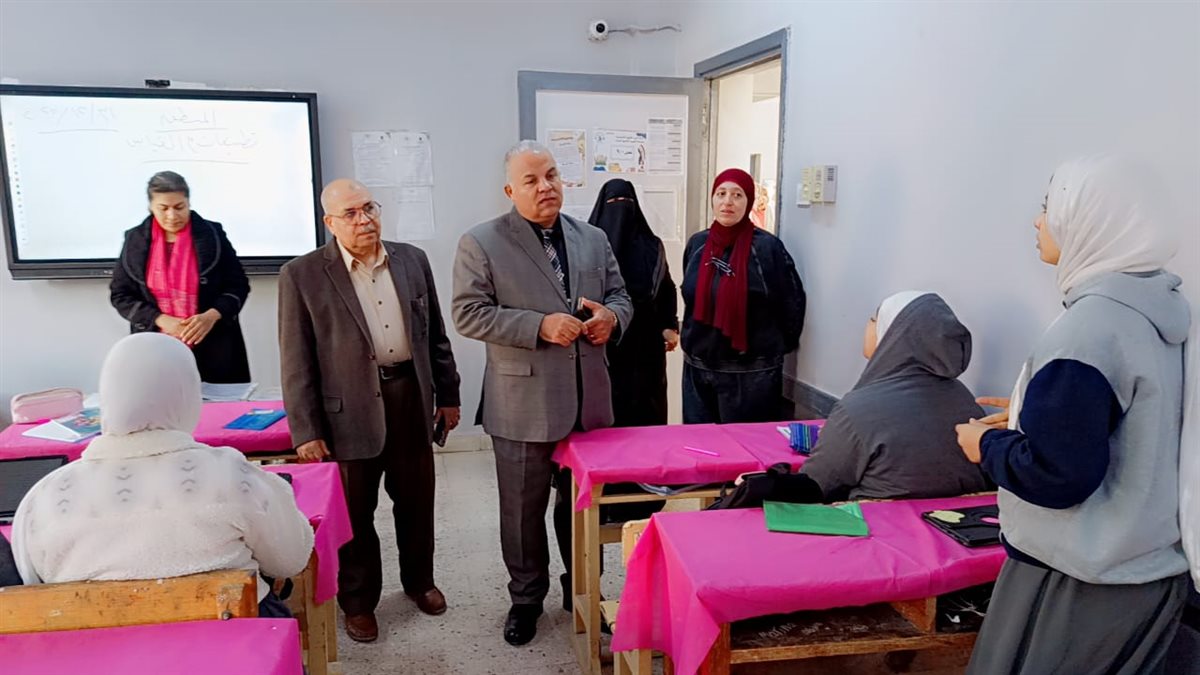 قبيصي: يتابع مدرسة الفيوم الثانوية للبنات ويشيد بانضباط وانتظام العملية التعليمية بالمدرسة