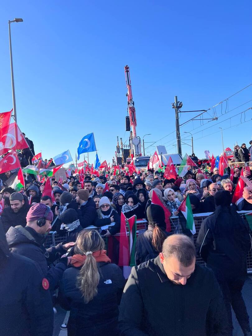 <strong>مسيرة لدعم الشعب الفلسطيني</strong>