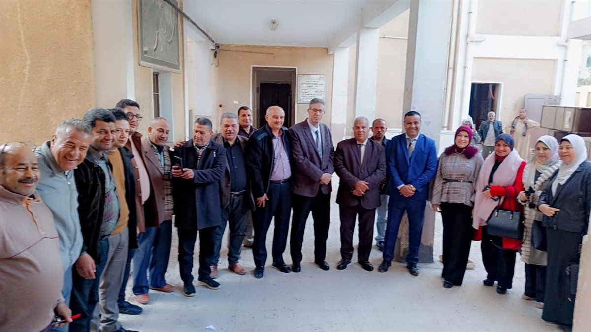 مدير تعليم الفيوم وحدة التواصل ودعم المعلمين تصنع بهجة العام الجديد 2026