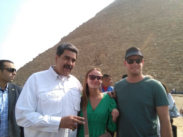 رئيس فنزويلا نيكولاس مادورو وزوجته يزوان المعالم الأثرية في مصر&nbsp;