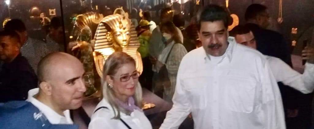 رئيس فنزويلا نيكولاس مادورو وزوجته يزوان المعالم الأثرية في مصر&nbsp;