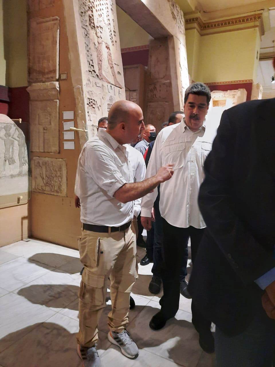 رئيس فنزويلا نيكولاس مادورو وزوجته يزوان المعالم الأثرية في مصر&nbsp;