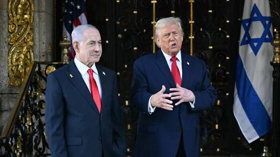 الرئيس الأمريكي دونالد ترامب ورئيس وزراء الاحتلال الإسرائيلي بنيامين نتنياهو