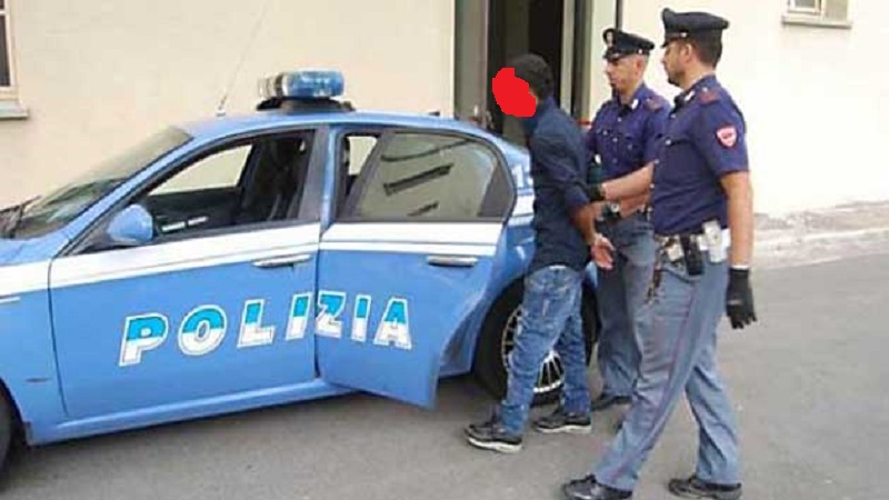 <strong>الشرطة الإيطالية</strong>