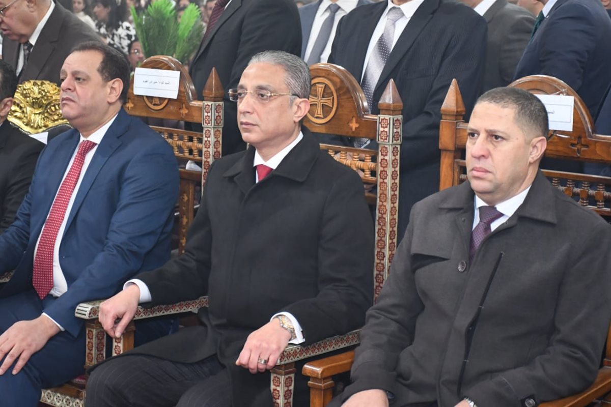 مدير أمن الفيوم يزور الكنائس لتقديم التهنئة للإخوة الأقباط بعيد الميلاد المجيد