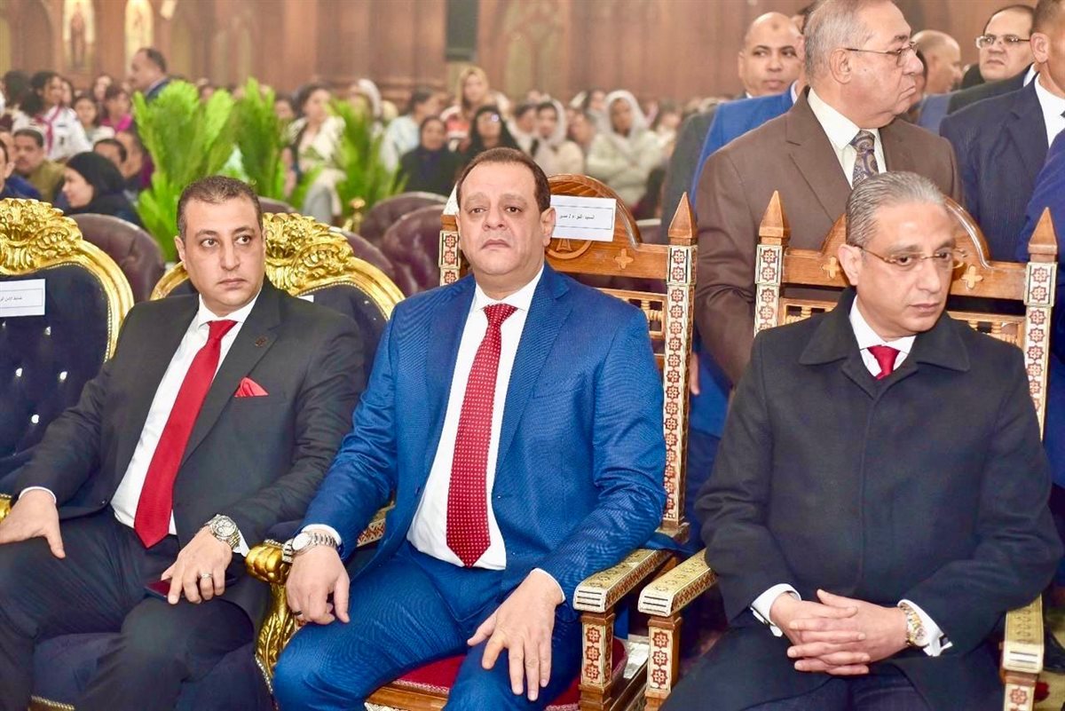 مدير أمن الفيوم يزور الكنائس لتقديم التهنئة للإخوة الأقباط بعيد الميلاد المجيد
