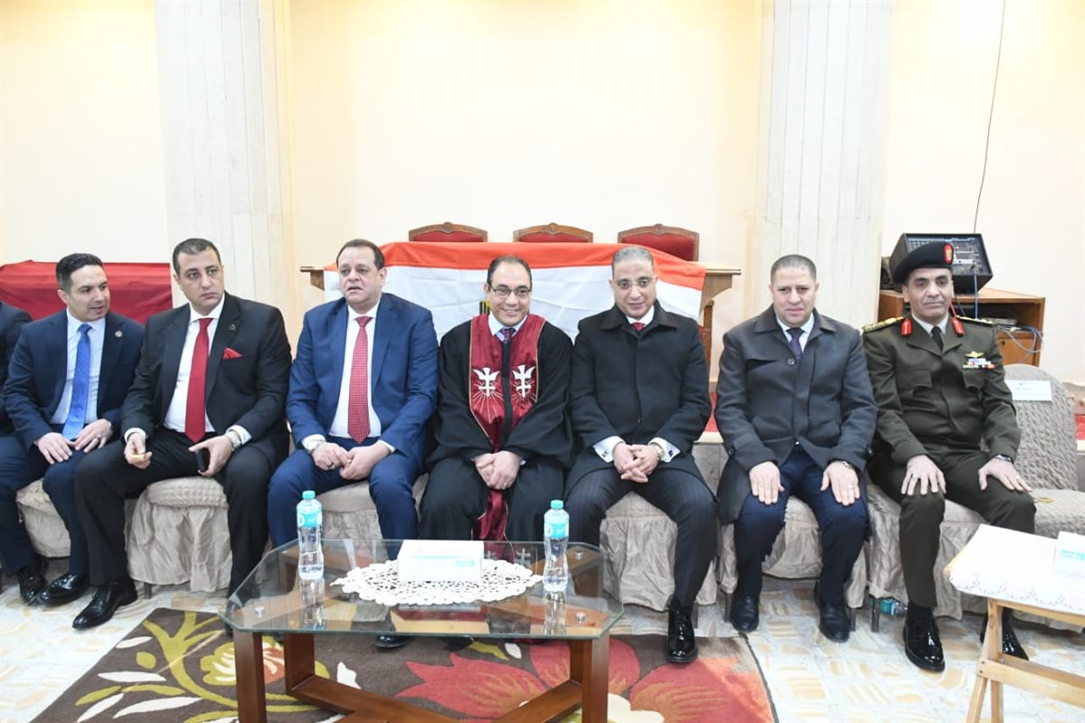 مدير أمن الفيوم يزور الكنائس لتقديم التهنئة للإخوة الأقباط بعيد الميلاد المجيد