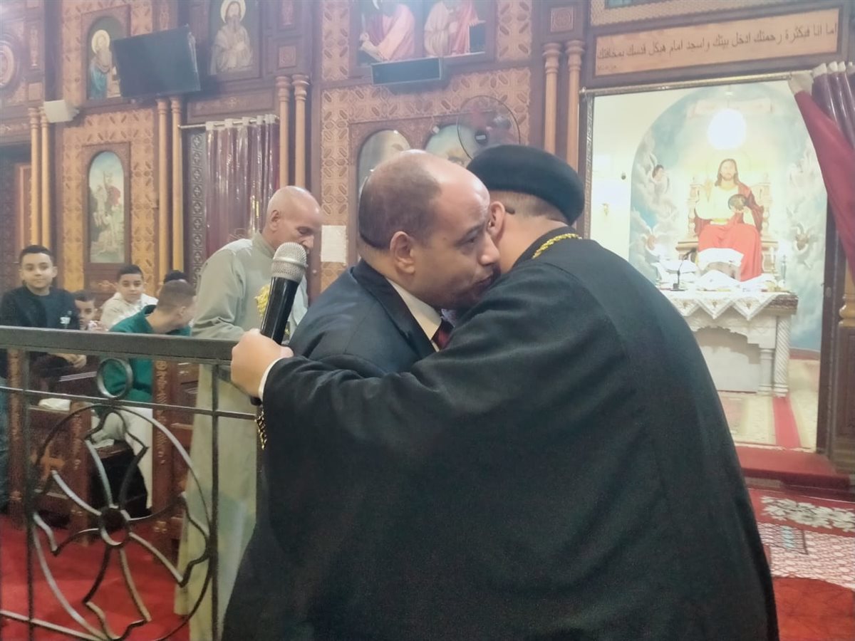 رئيس مركزابشواى تقدم التهنئة للإخوة الأقباط بعيد الميلاد المجيد خلال زيارتها لكافة كنائس المركز