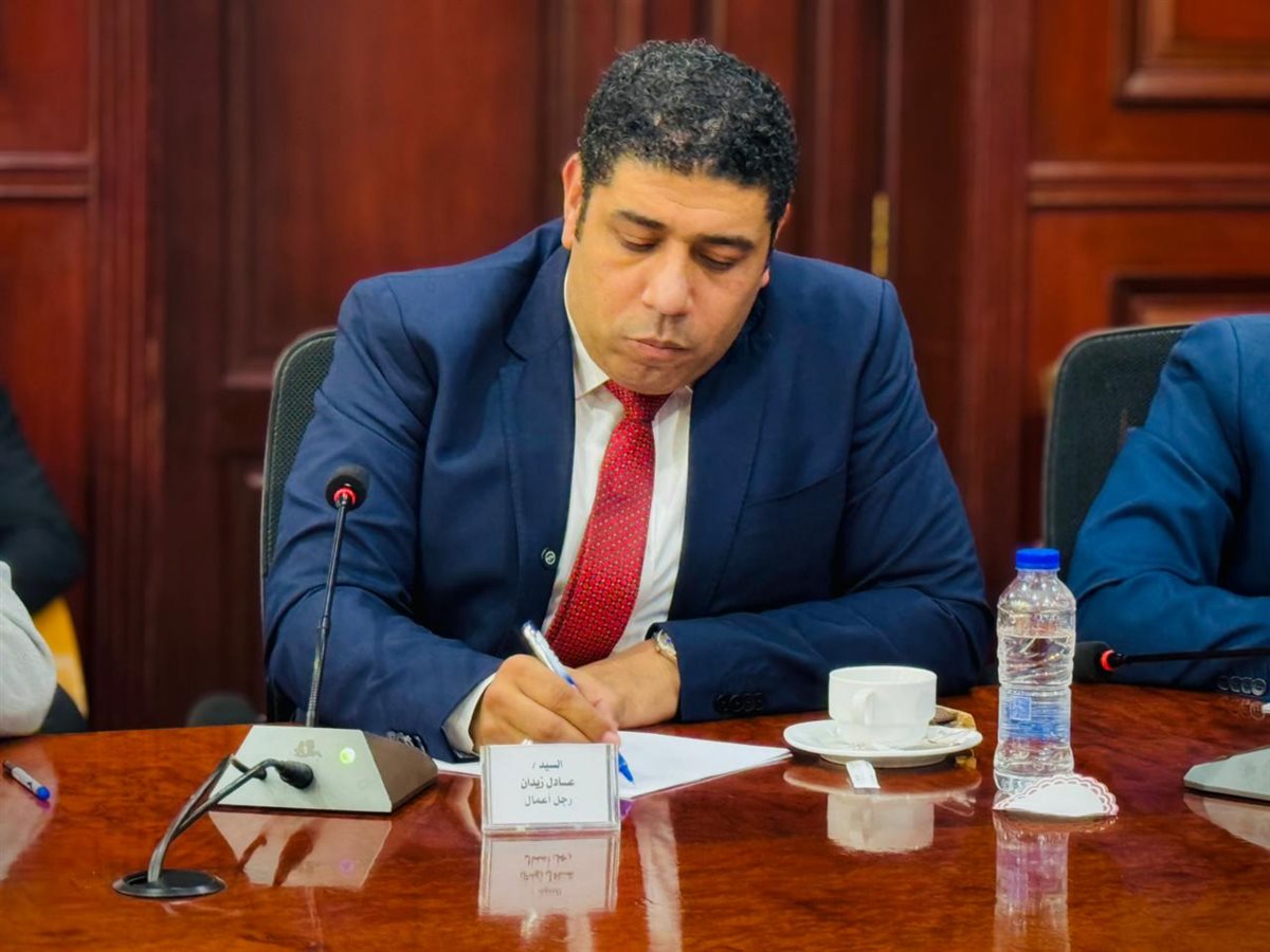 <strong>عادل زيدان</strong>
