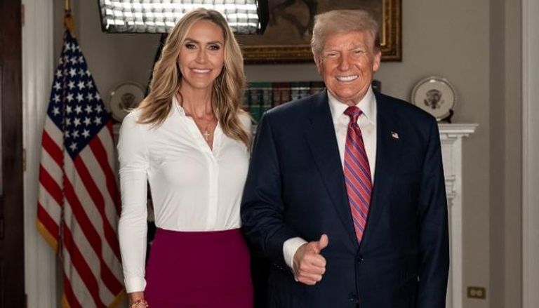 <strong>&nbsp;لارا ترامب والرئيس الأمريكي</strong>