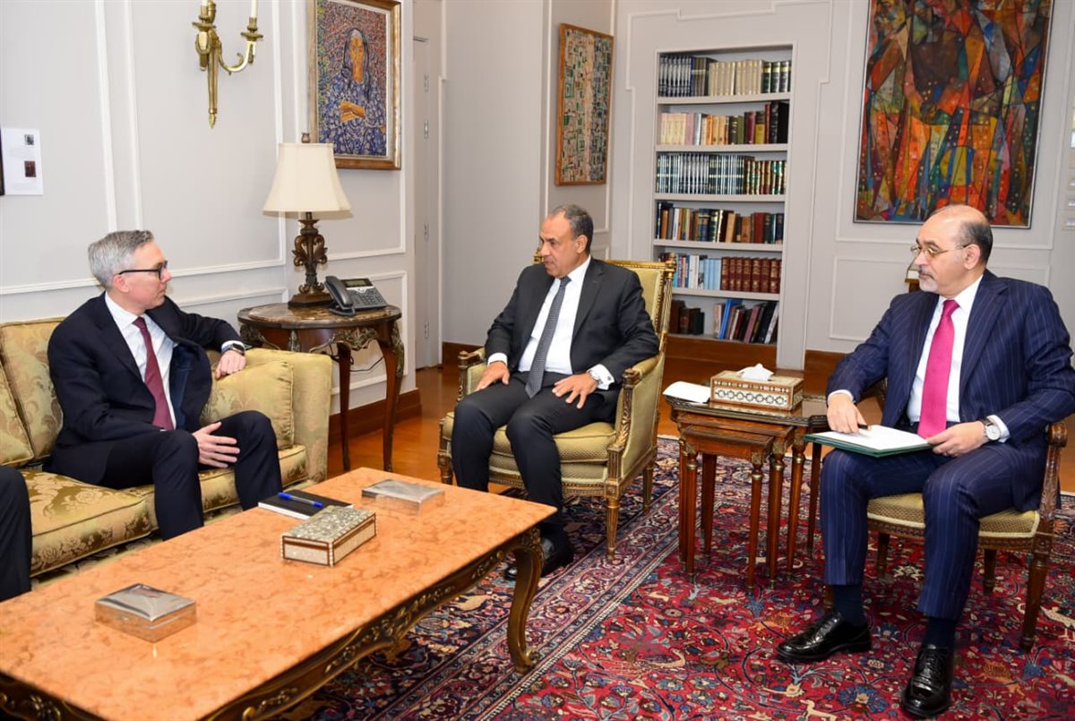 <strong>وزير الخارجية يلتقي الرئيس التنفيذي لشركة 
