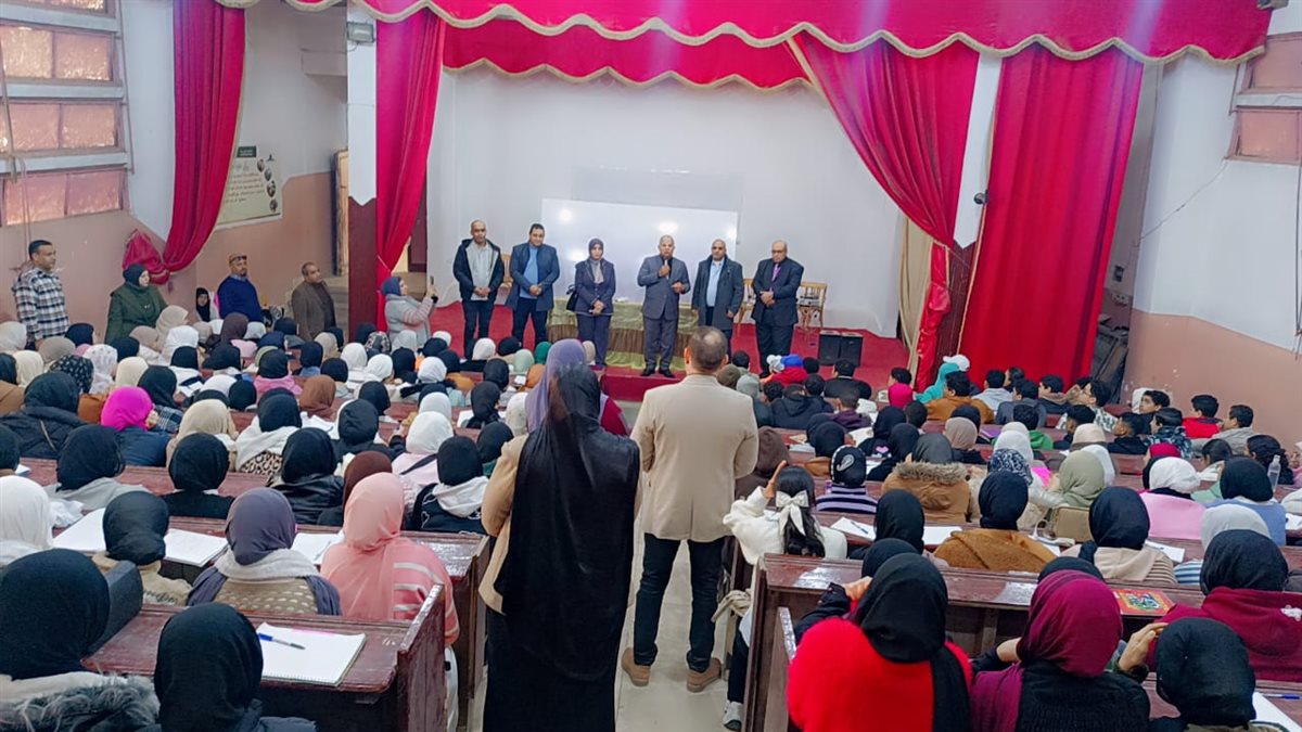 قبيصي: يشيد بتنظيم القوافل التعليمية والمراجعات المجانية لطلاب الشهادة الإعدادية والثانوية بغرب الفيوم