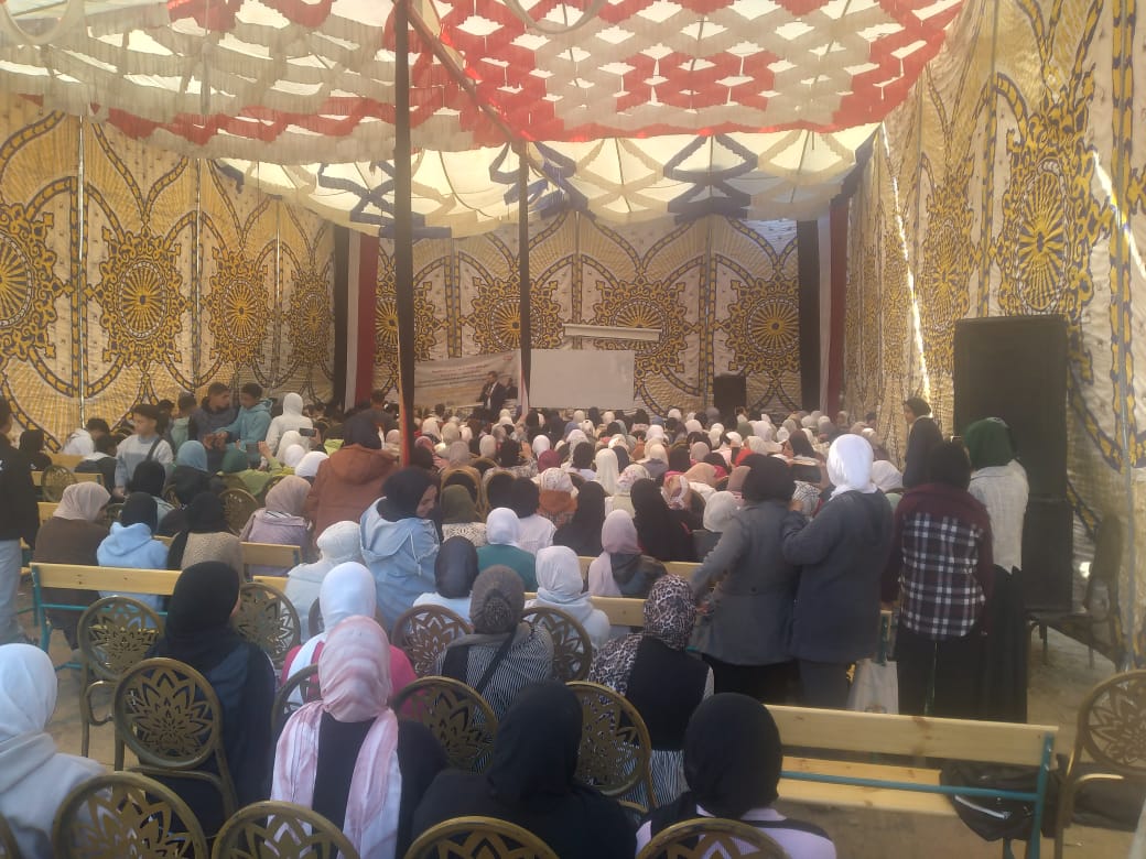 تعليم الفيوم: مراجعات مجانية لطلاب الشهادة الإعدادية بمدارس الشواشنة الإعدادية والثانوية