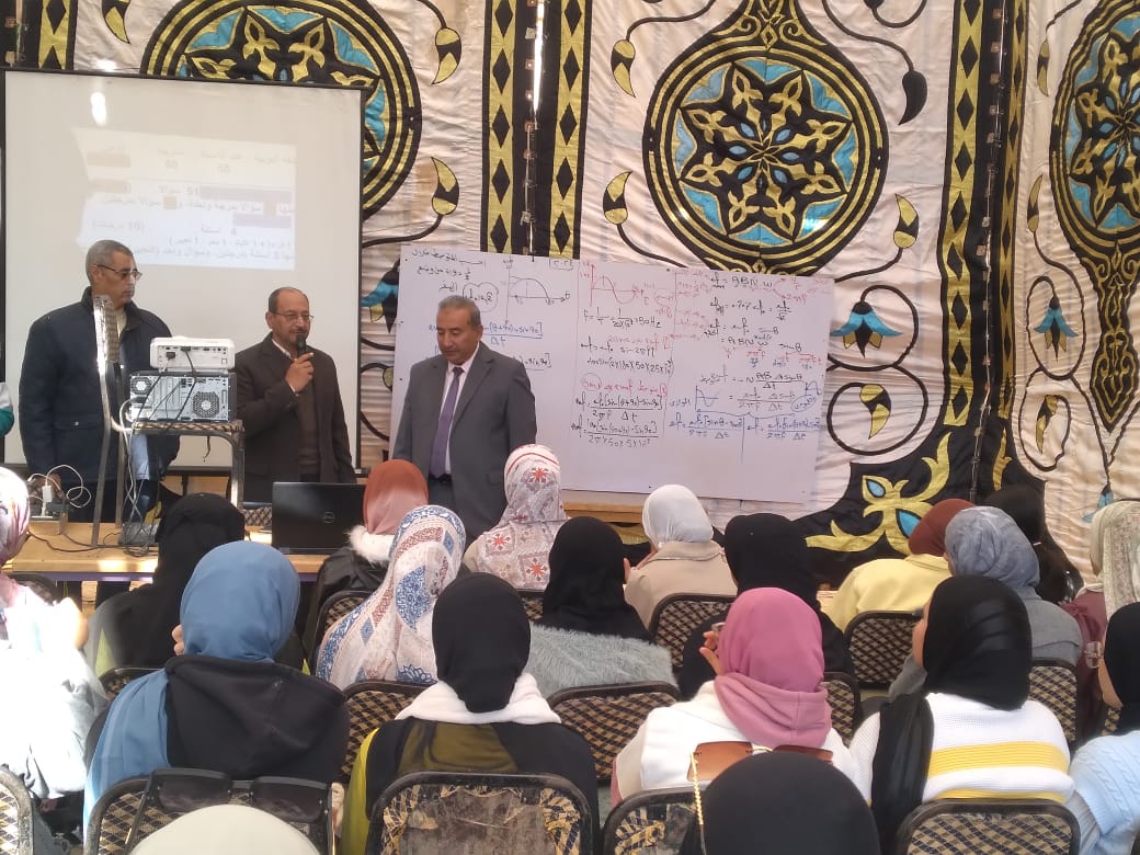 تعليم الفيوم: مراجعات مجانية لطلاب الشهادة الإعدادية بمدارس الشواشنة الإعدادية والثانوية