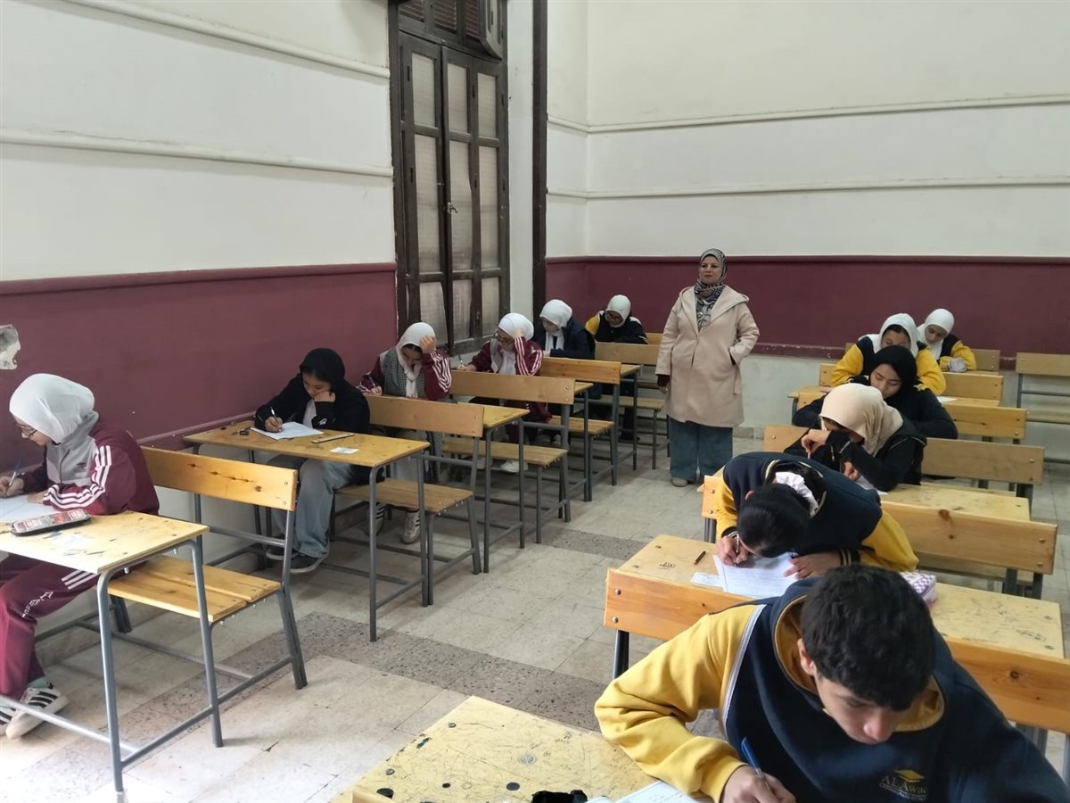 قبيصي 78343 طالب يؤدون امتحان اللغة العربية فى أول أيام امتحانات الشهادة الإعدادية بالفيوم