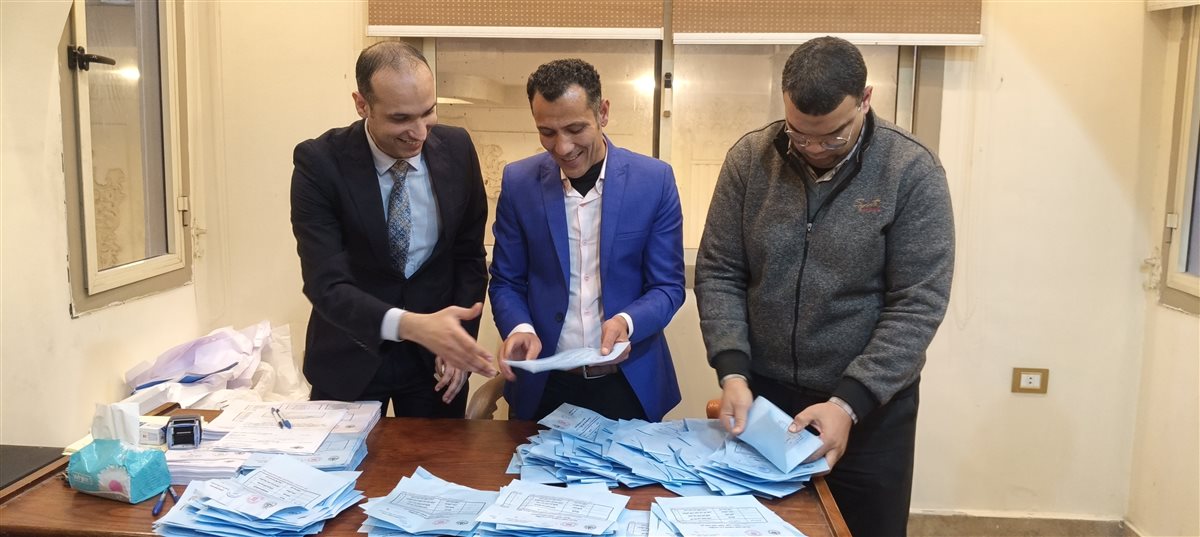 بدء فرز الأصوات فى أنتخابات نقابة المحاميين بالفيوم على مقعد النقيب والأعضاء الفرعيين&nbsp;