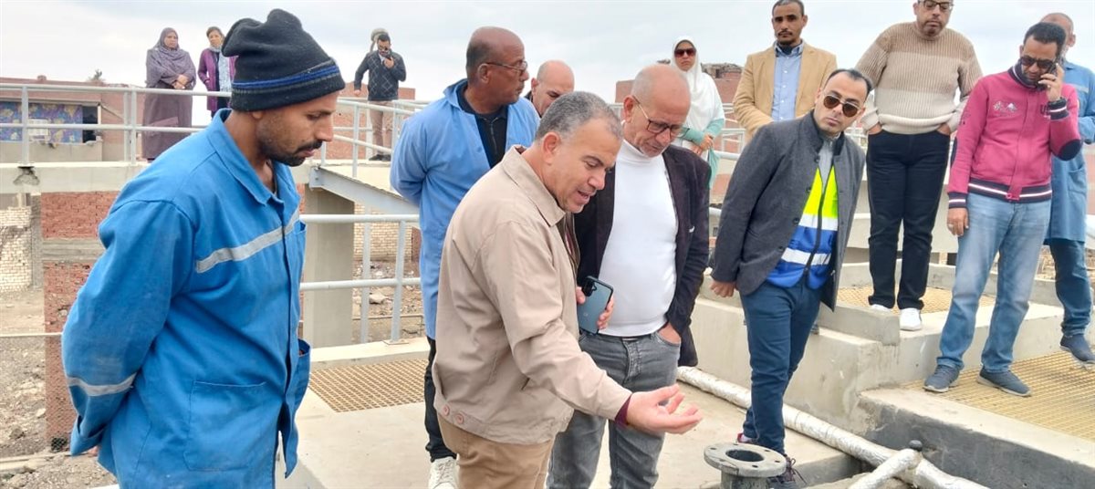 رئيس مياه الفيوم خلال جولاته المفاجئة لمعامل المحطات: ضبط الأداء ومتابعة سير العمل