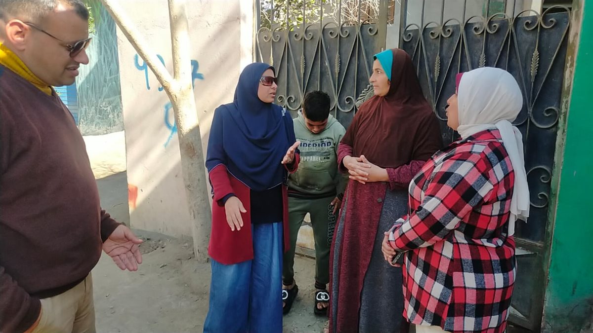 مياه الفيوم تواصل نزولها الميداني بقرى وعزب سنورس المتأثرة بالسدة الشتوية لتوعية المواطنين