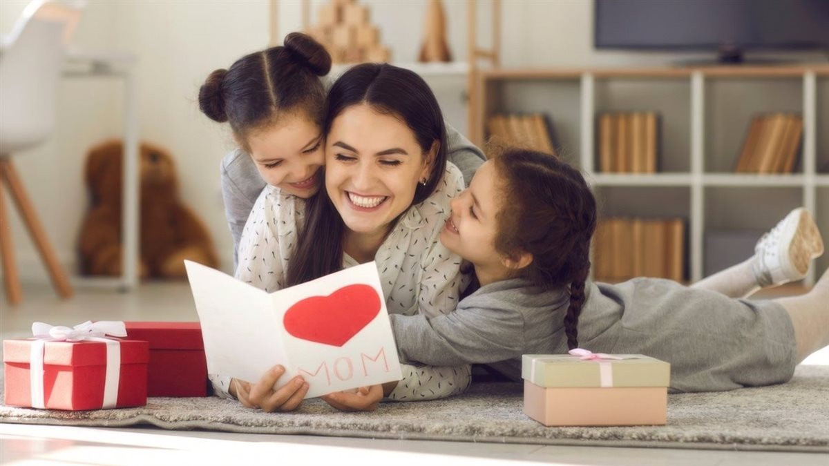 بوستات تهنئة عيد الأم