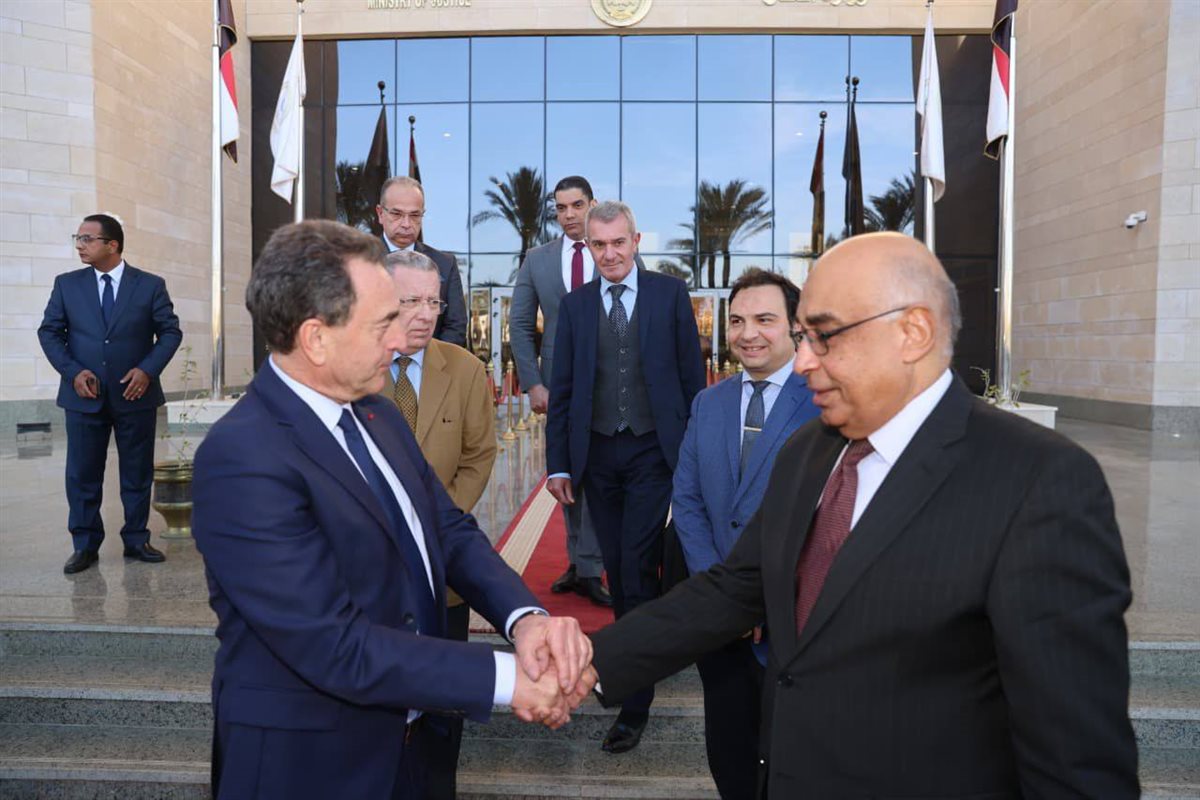 وزير العدل وسفير فرنسا بالقاهرة&nbsp;