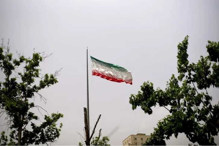 <strong>علم إيران</strong>