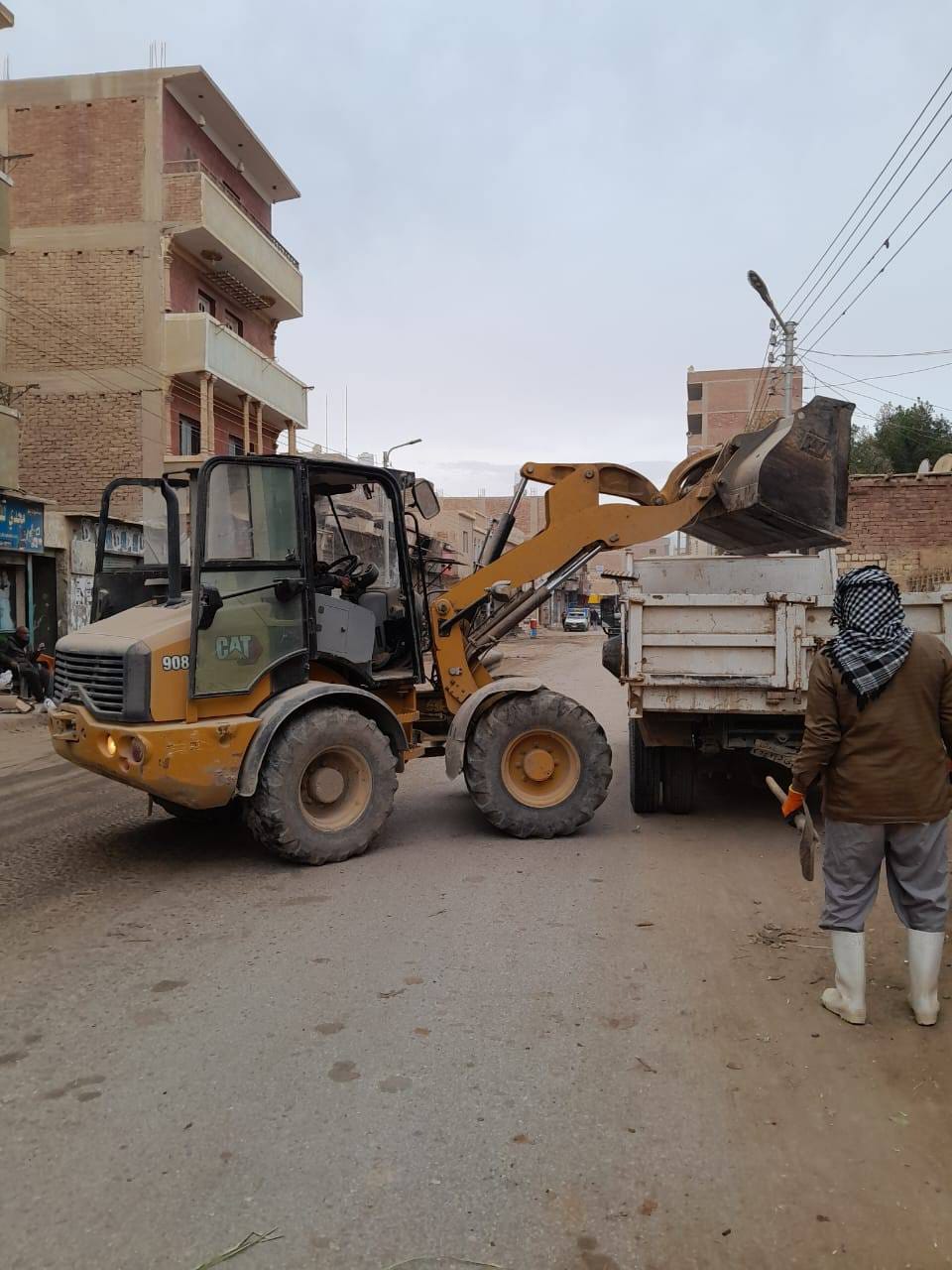 حملات مكبرة للنظافة ورفع الإشغالات بشوارع وأحياء مدينة الفيوم&nbsp;