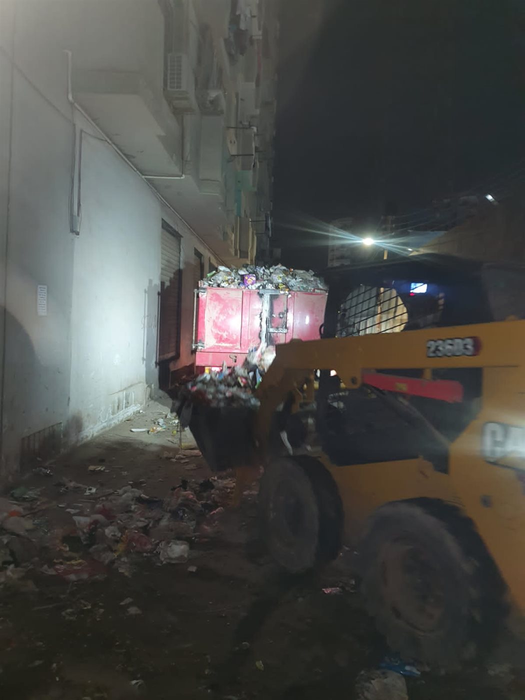 حملات مكبرة للنظافة ورفع الإشغالات بشوارع وأحياء مدينة الفيوم&nbsp;