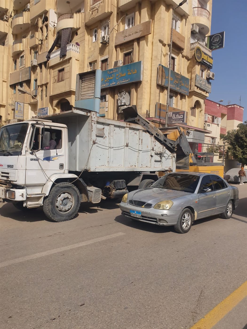 استمرار الحملات المكثفة للنظافة ورفع الإشغالات بمختلف أحياء مدينة الفيوم