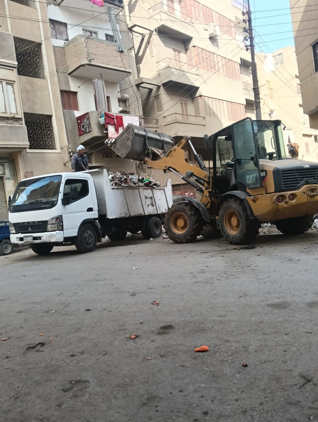 استمرار الحملات المكثفة للنظافة ورفع الإشغالات بمختلف أحياء مدينة الفيوم