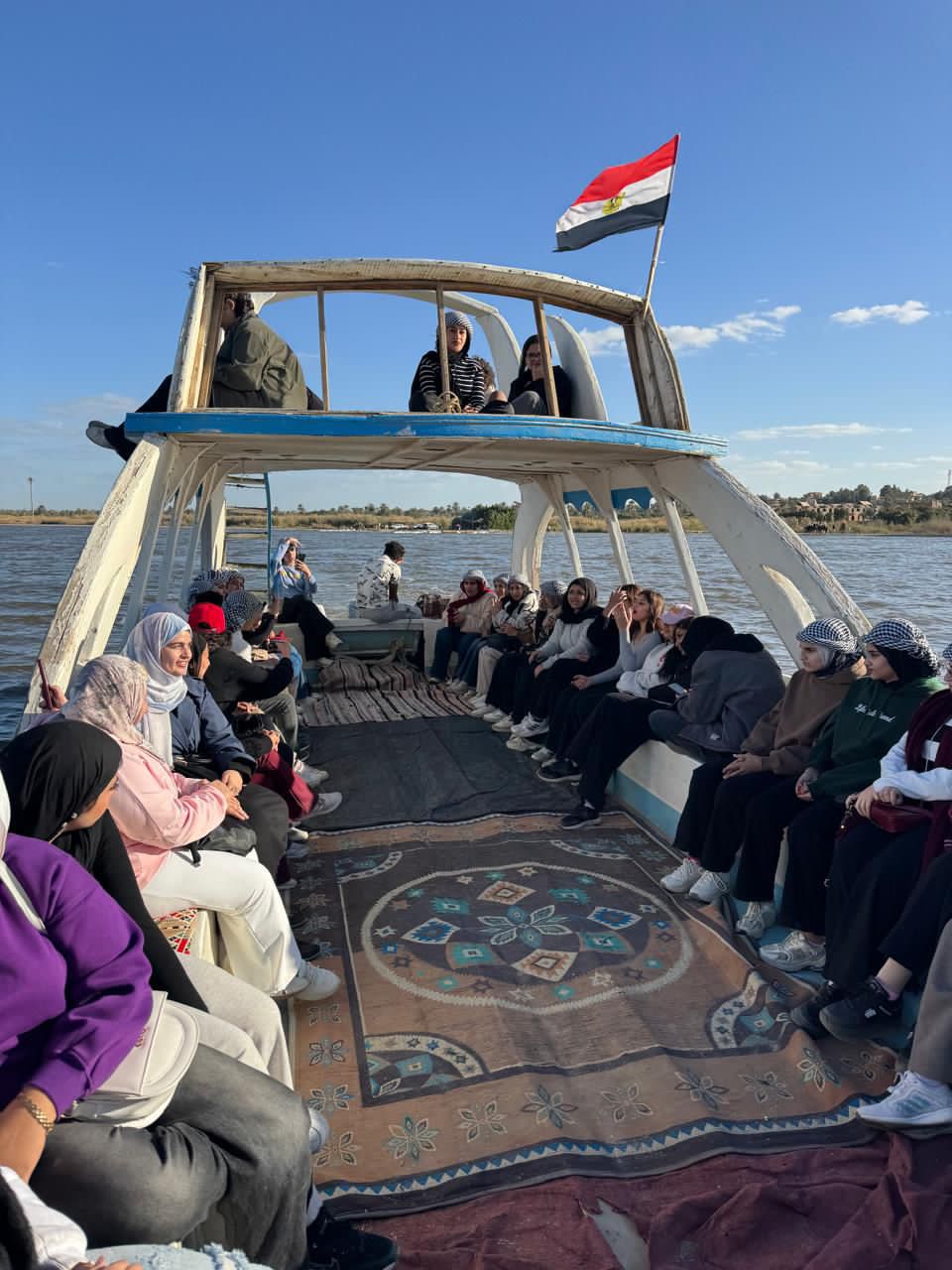 رحلة طلابية من كلية الإعلام بجامعة الأهرام الكندية إلى معالم الفيوم السياحية والأثرية