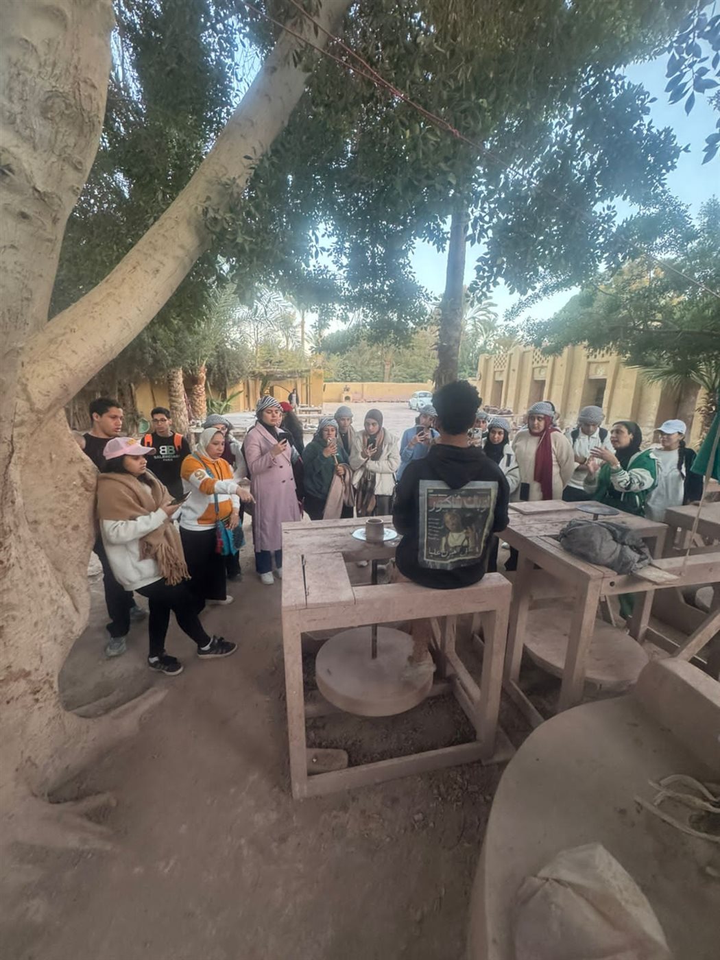 رحلة طلابية من كلية الإعلام بجامعة الأهرام الكندية إلى معالم الفيوم السياحية والأثرية