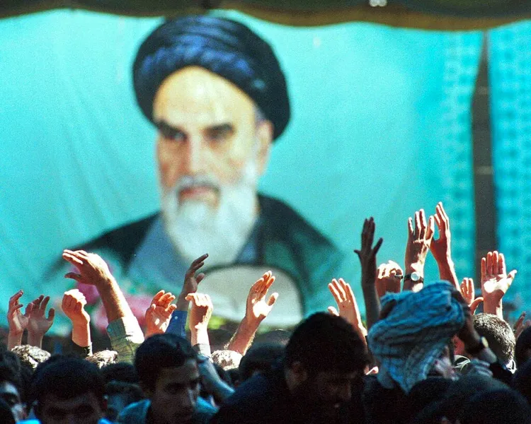 <strong>روح الله الخميني</strong>