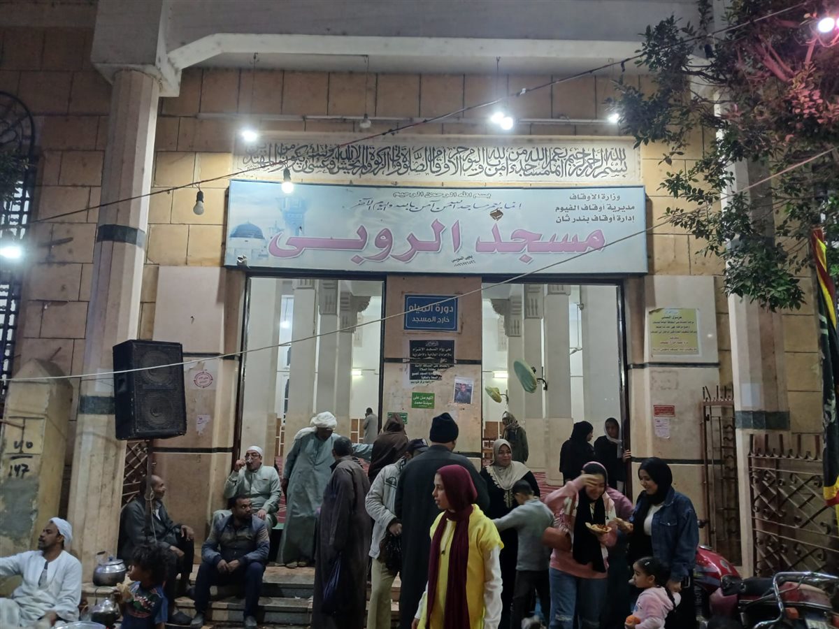 بالمديح والانشاد الالاف يحيون الليلة الختامية لمولد الشيخ على الروبى بالفيوم&nbsp;