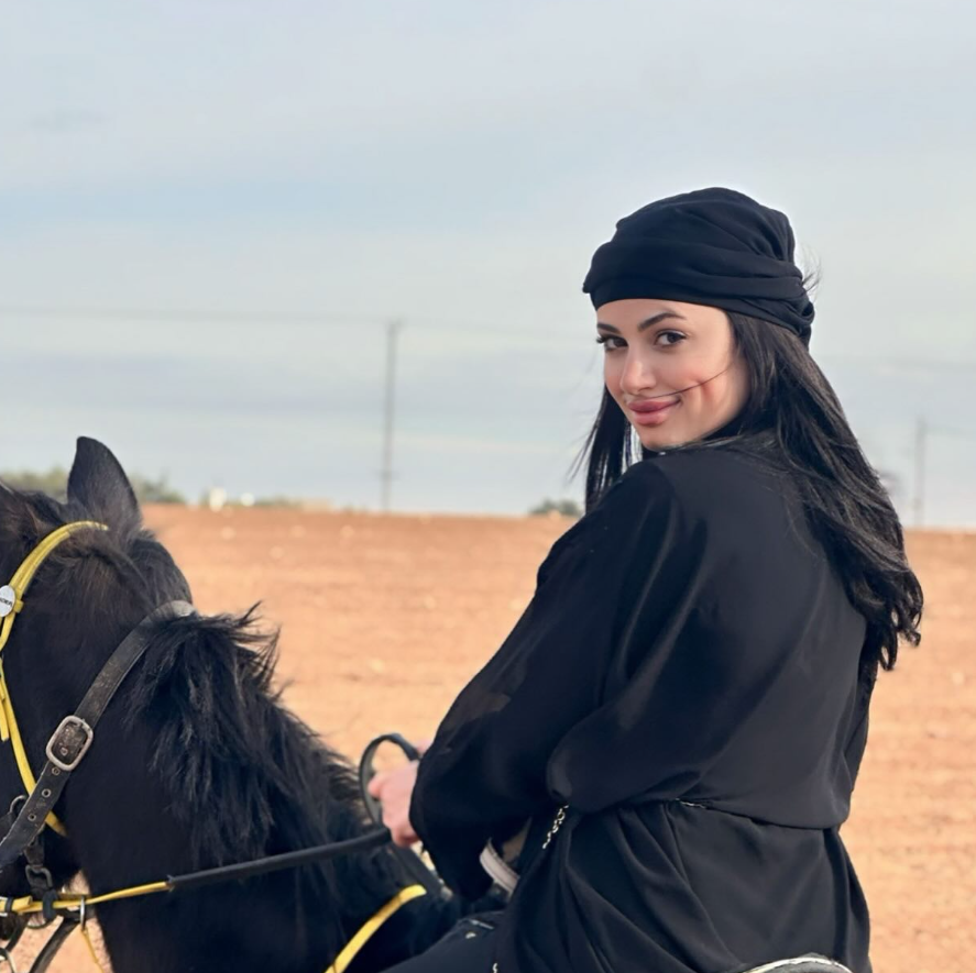 حبيبة حسام حبيب.. سارة عارضة الأزياء الأردنية عبر حسابها بموقع انستجرام