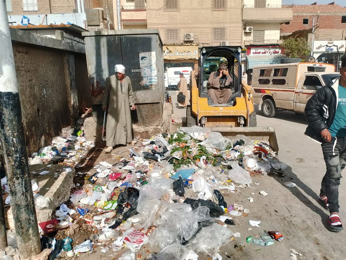 استمرار حملات رفع الإشغالات والنظافة العامة بمركز طامية