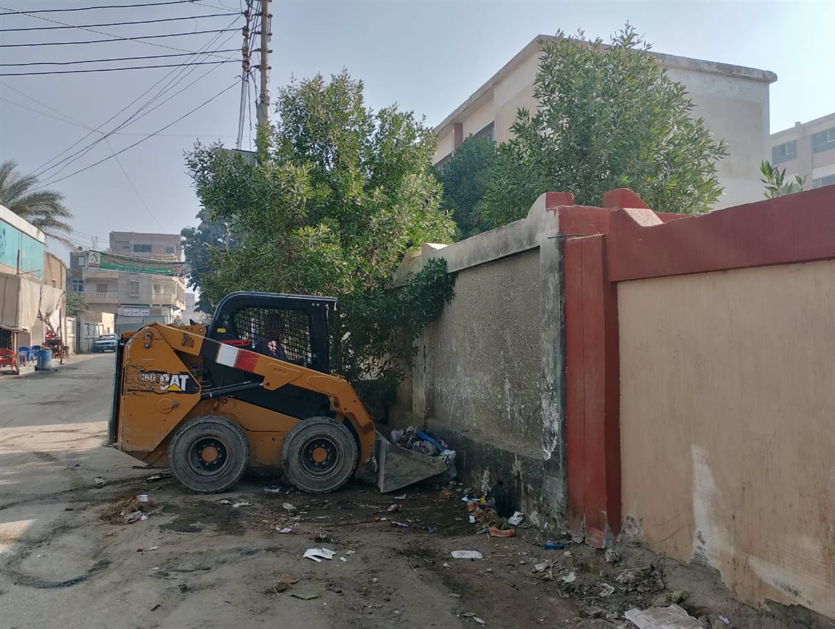 حملات للنظافة العامة ورفع الأتربة والمخلفات وصيانة الإنارة وتمهيدالطرق بسنورس&nbsp;