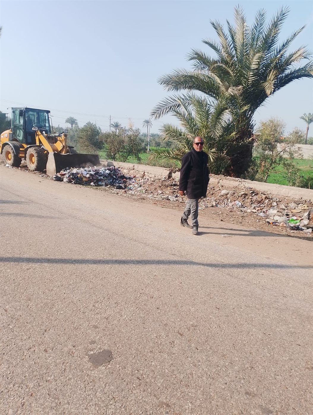 حملات للنظافة العامة ورفع الأتربة والمخلفات وصيانة الإنارة وتمهيدالطرق بسنورس&nbsp;