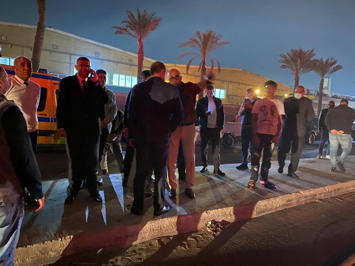 جانب من زيارة محافظ الجيزة لمنطقة الحريق