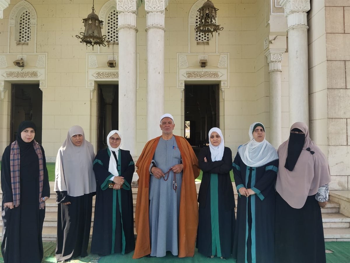 أوقاف الفيوم تواصل قوافل الواعظات للتوعية بخطورة الكهانة والعرافة